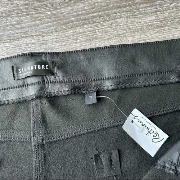 NWT Reitmans Straight Leg High Rise Faux Leather Pants in Black - Picture 12 of 14